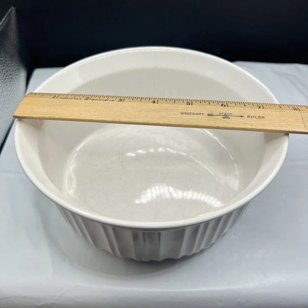 CorningWare French White 1.5 Qt Round Casserole Dish Fluted Stoneware Glass Lid